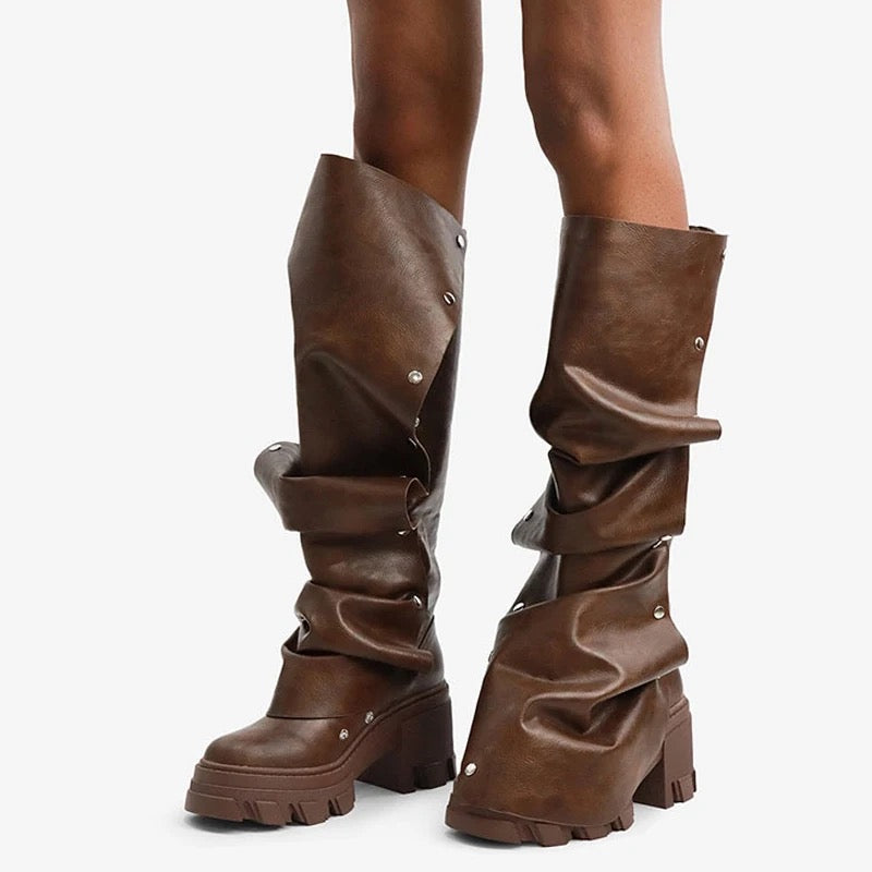 AZUMA Pleated Up Boots
