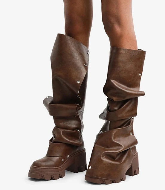 AZUMA Pleated Up Boots