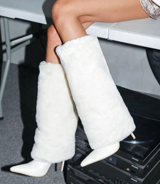 Furry Tingz Boots - Dupe Department 