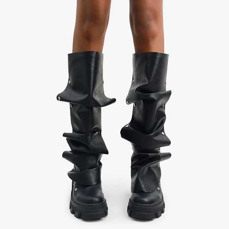 AZUMA Pleated Up Boots