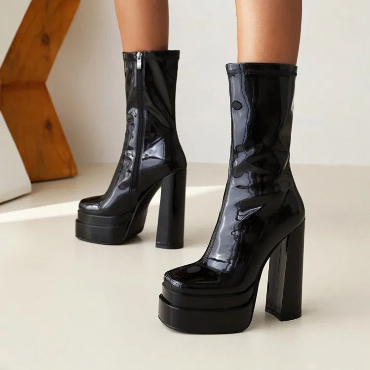 Black Outside Heel Boots